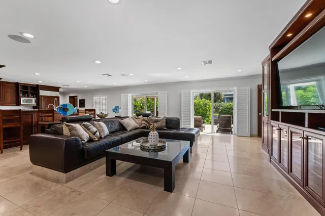 Residence photo 8
