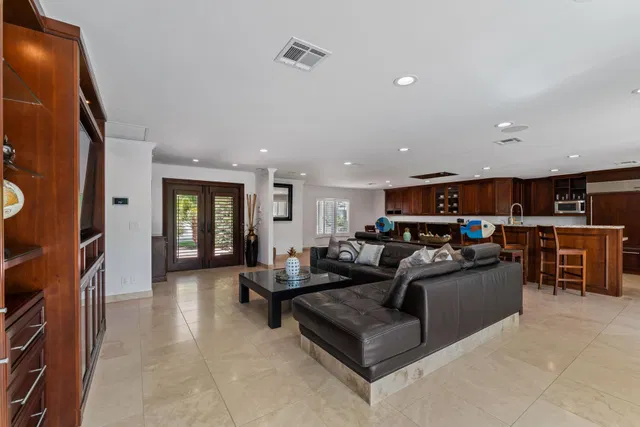 Residence photo 11