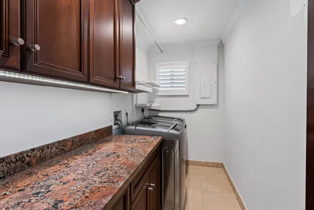 Residence photo 30