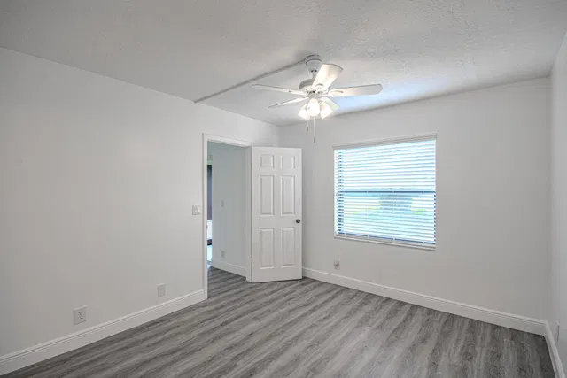  Unit 102 photo 6