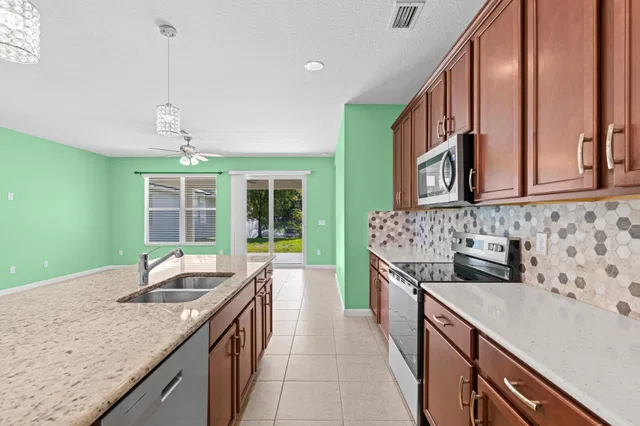 Residence photo 11