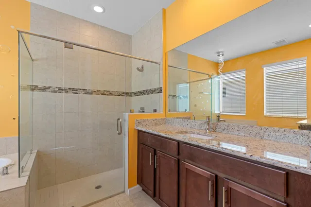 Residence photo 16