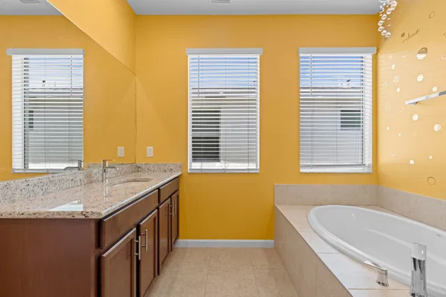 Residence photo 18