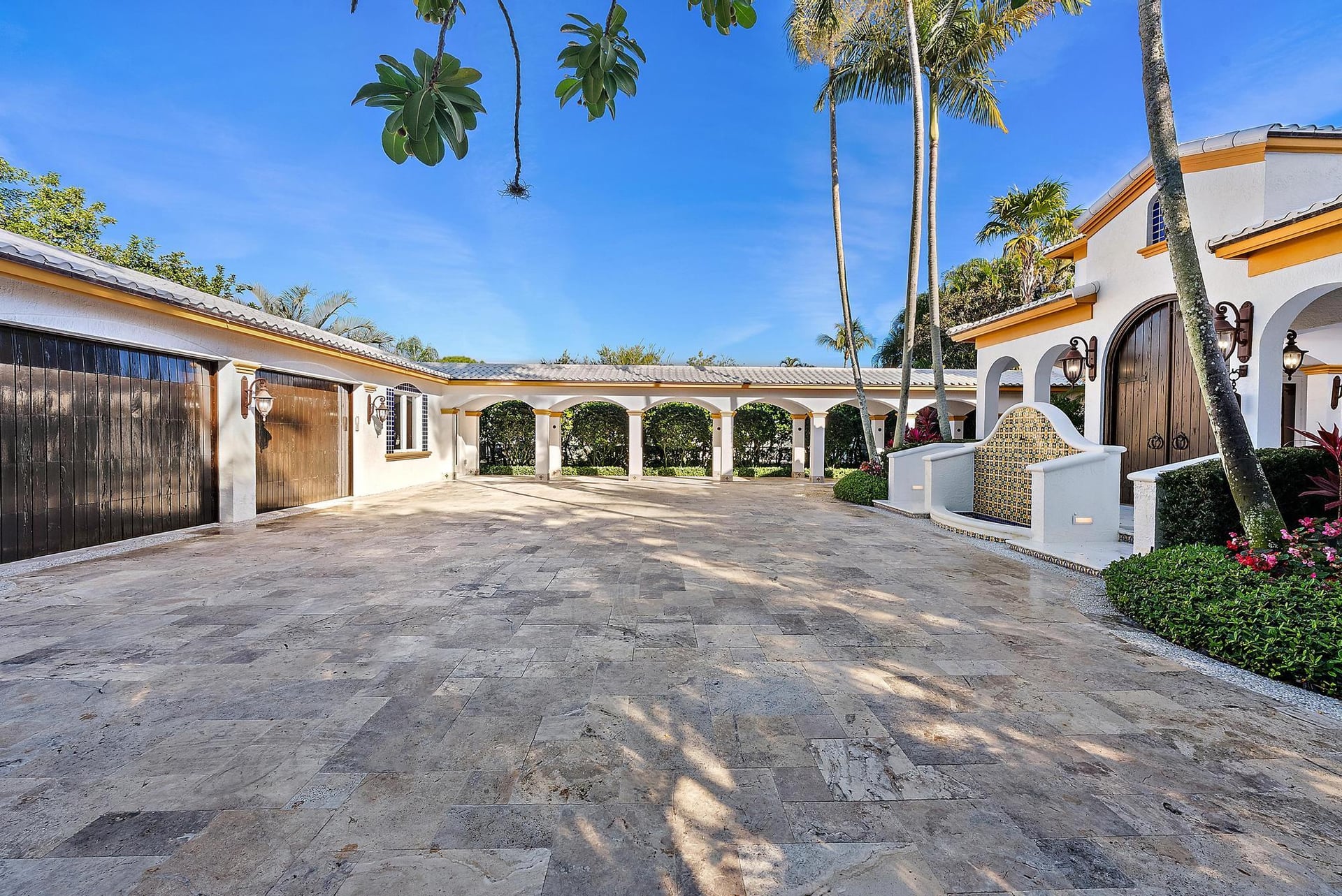 Admirals Cove Residence photo 19