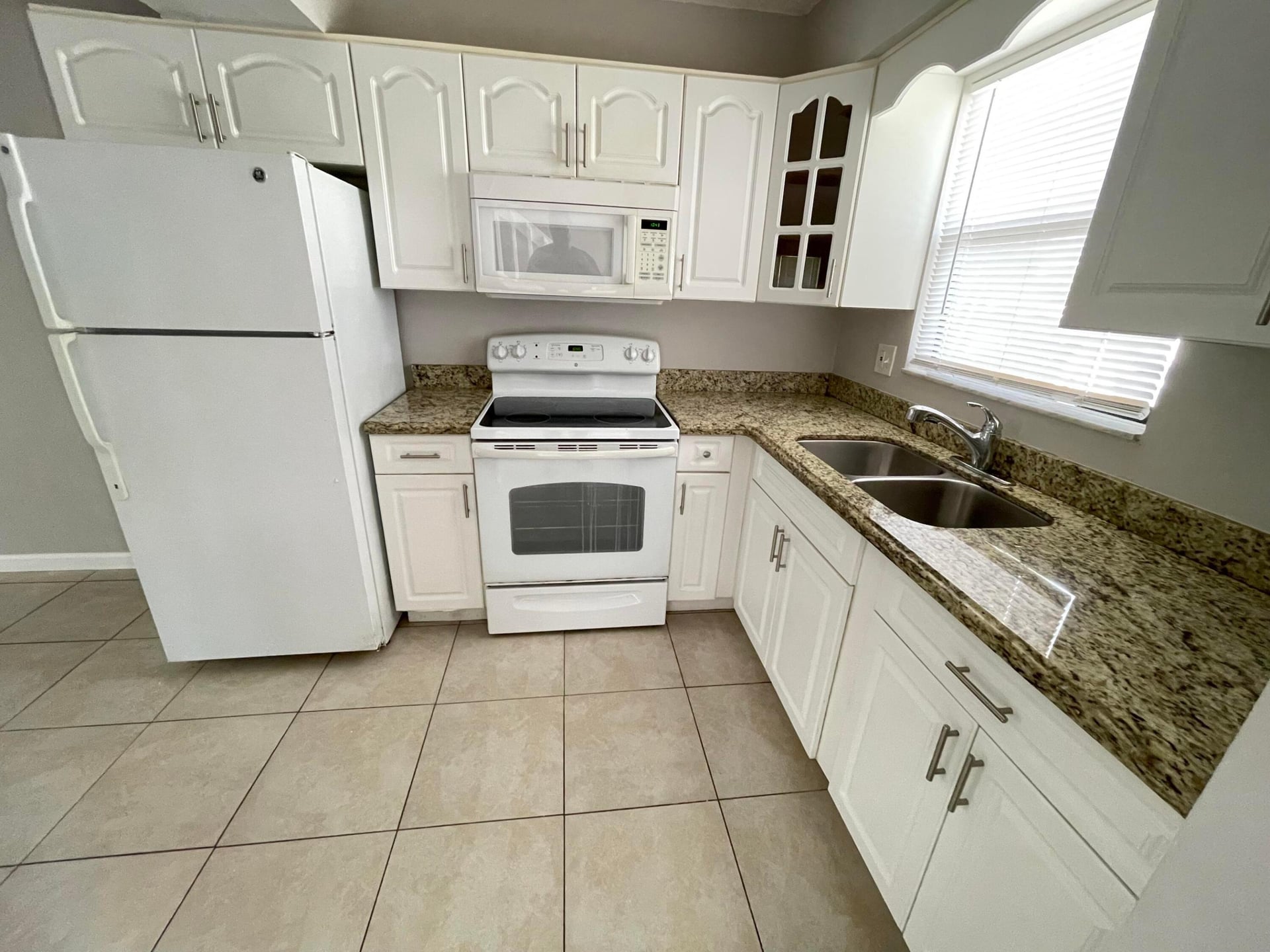 Residence photo 3