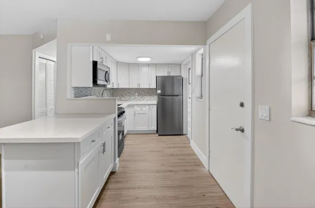  Unit 204 photo 4