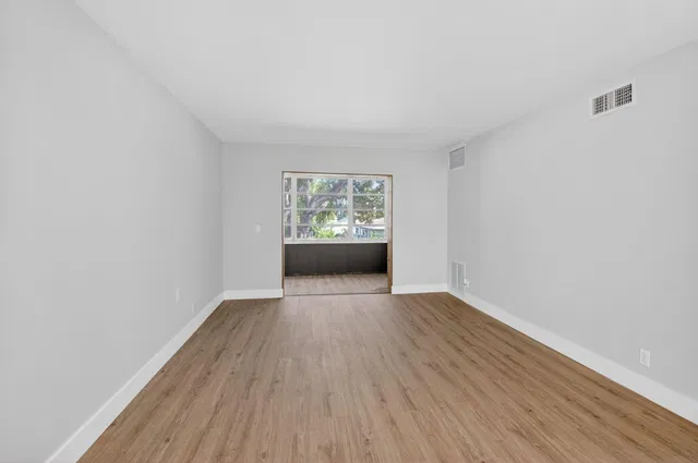  Unit 204 photo 8