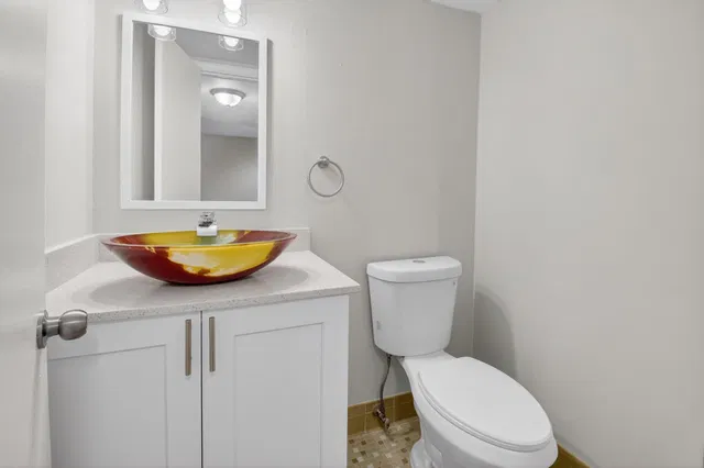  Unit 204 photo 14