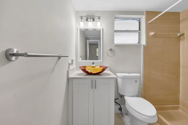 Unit 204 photo 17
