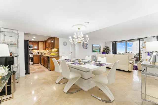 Palm Beach House Unit 605 photo 3