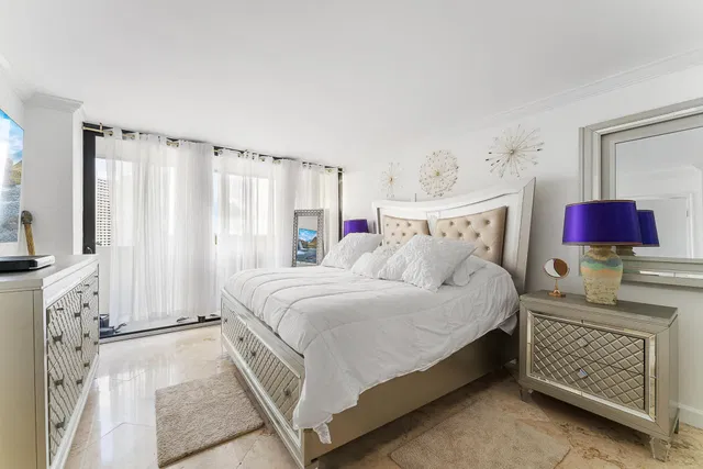 Palm Beach House Unit 605 photo 10