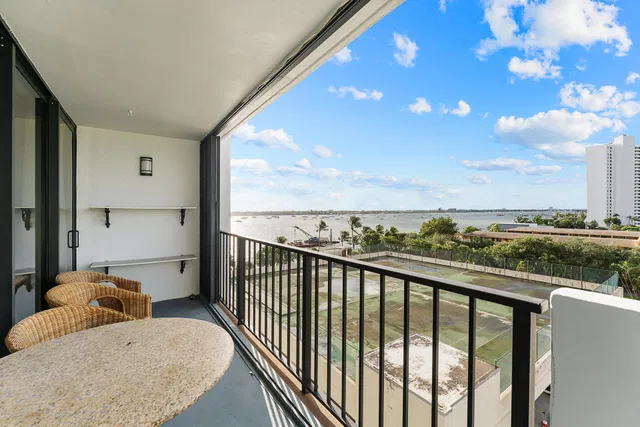 Palm Beach House Unit 605 photo 17