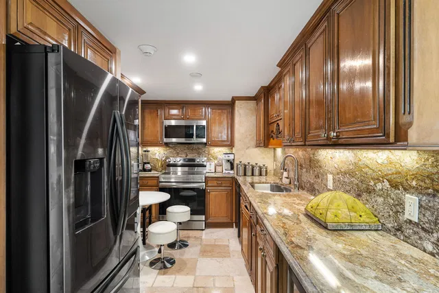 Palm Beach House Unit 605 photo 4