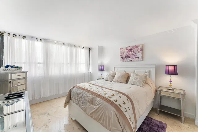 Palm Beach House Unit 605 photo 12