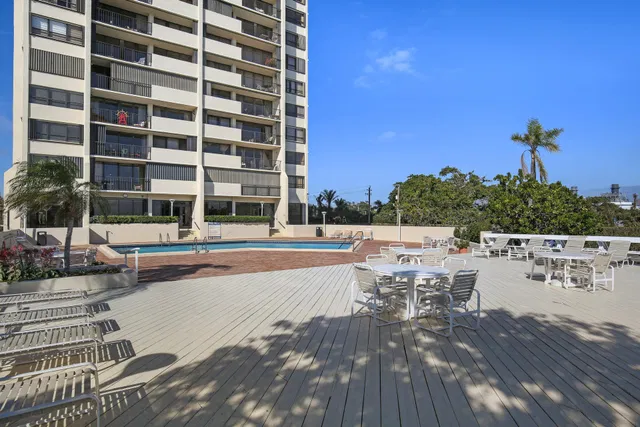 Palm Beach House Unit 605 photo 20