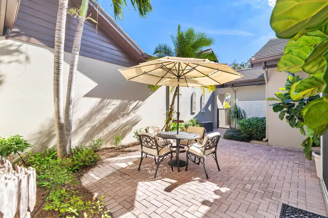 Jupiter Hills Residence photo 30