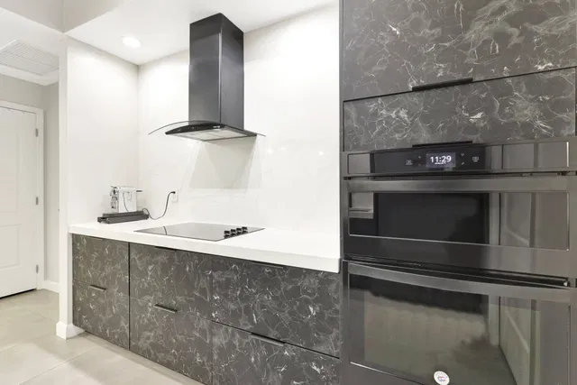 One City Plaza Unit 1018 photo 12
