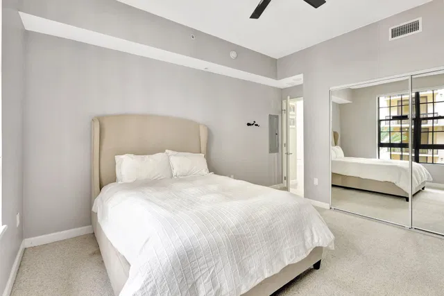 One City Plaza Unit 1018 photo 18