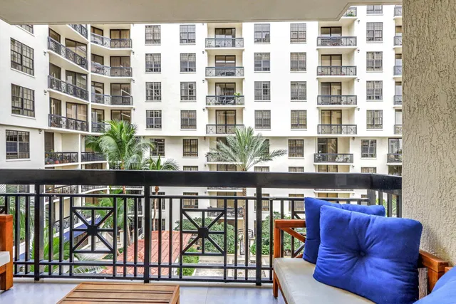 One City Plaza Unit 1018 photo 31