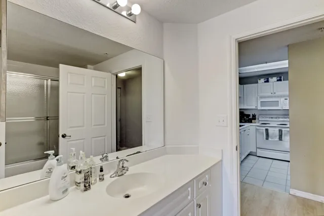  Unit 301 photo 22