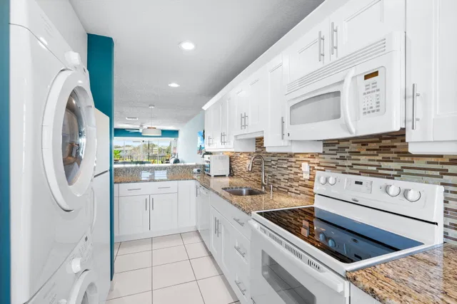 Unit 203 photo 10