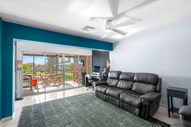 Unit 203 photo 19