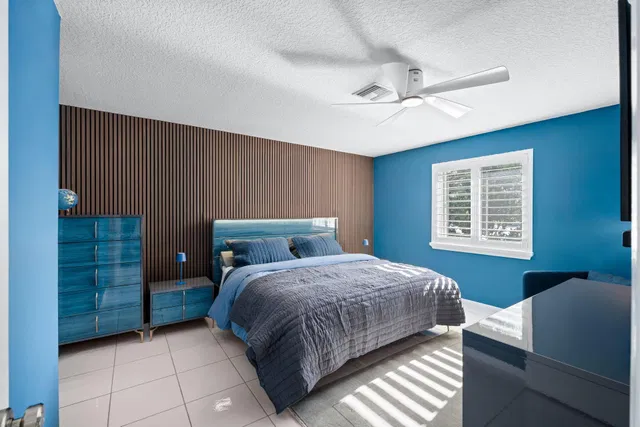 Unit 203 photo 23