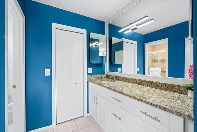Unit 203 photo 26