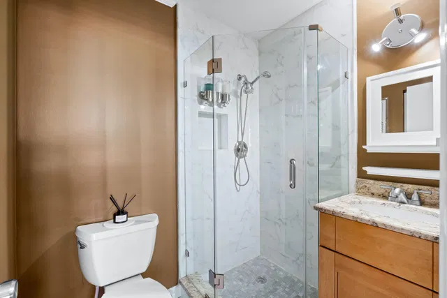 Unit 203 photo 32