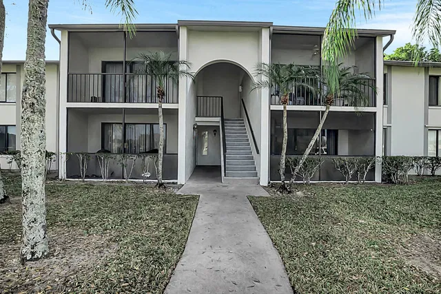 Unit H2 photo 18
