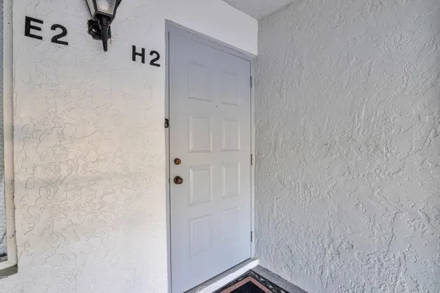 Unit H2 photo 36