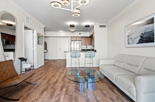 The Prado Unit 613 photo 7
