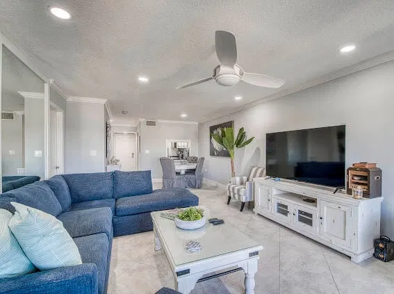 Unit 319 photo 10