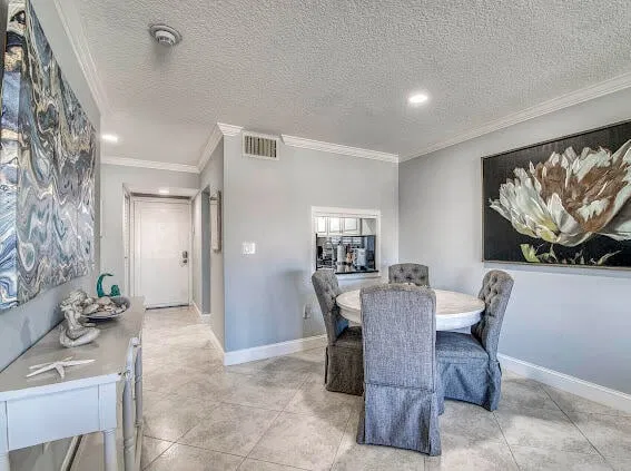 Unit 319 photo 12