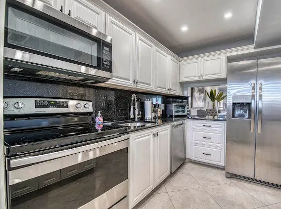 Unit 319 photo 14