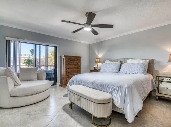 Unit 319 photo 16