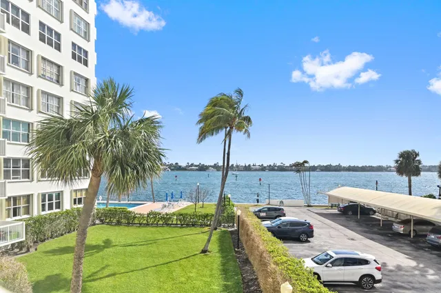 2600 N Flagler Unit 210 photo 20