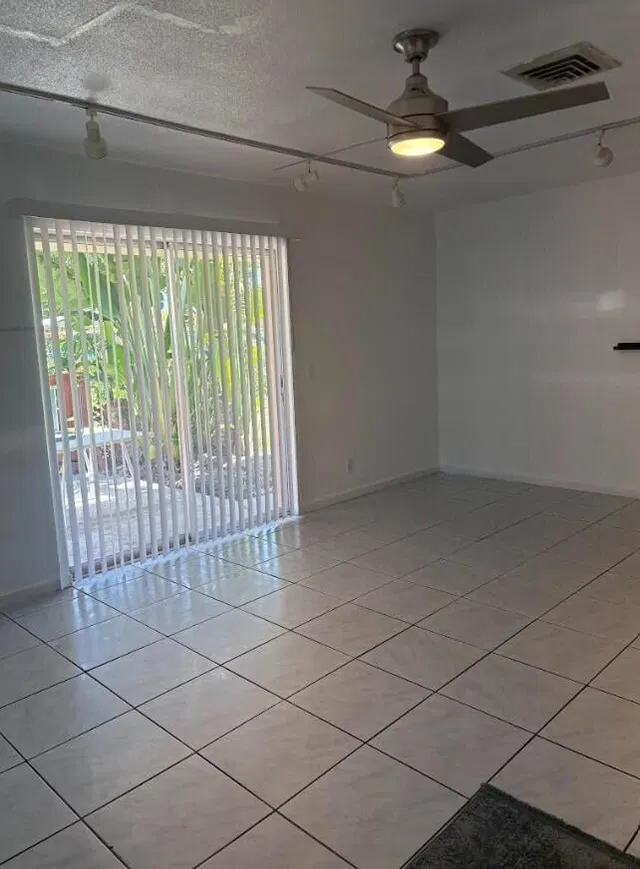 Residence photo 2