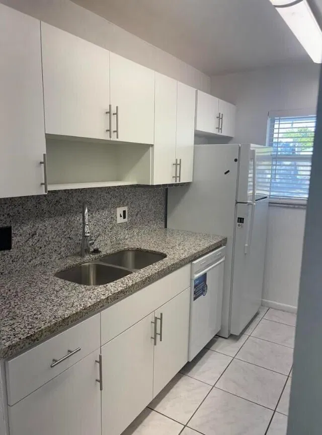 Residence photo 3
