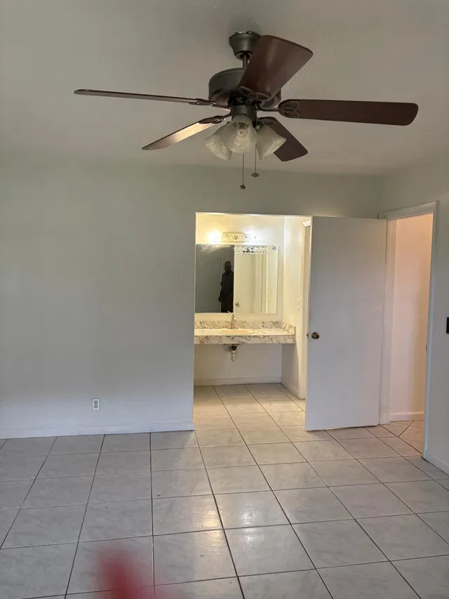 Residence photo 8