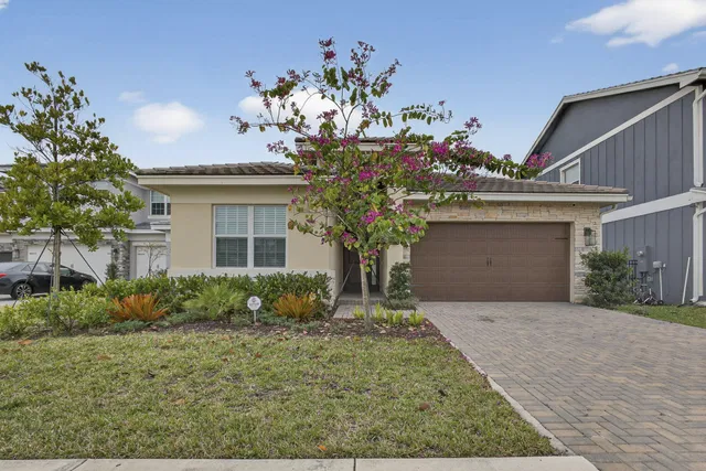 Residence photo 2