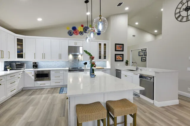 Eastpointe Country Club Residence photo 21