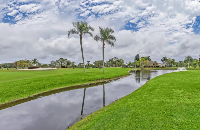 Eastpointe Country Club Residence photo 25