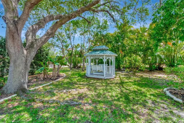  Residence photo 4