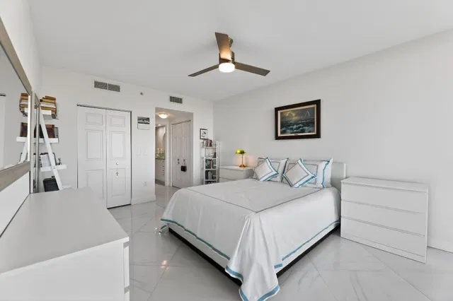 Boynton Beach Club Unit 1006 photo 5