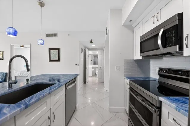Boynton Beach Club Unit 1006 photo 21