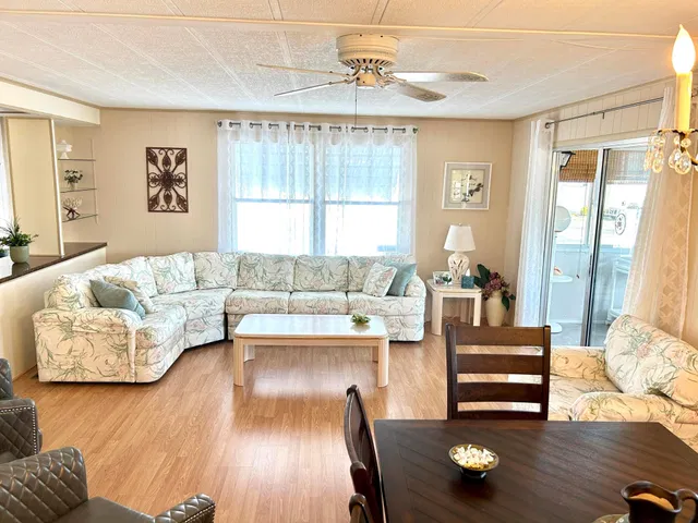  Residence photo 32
