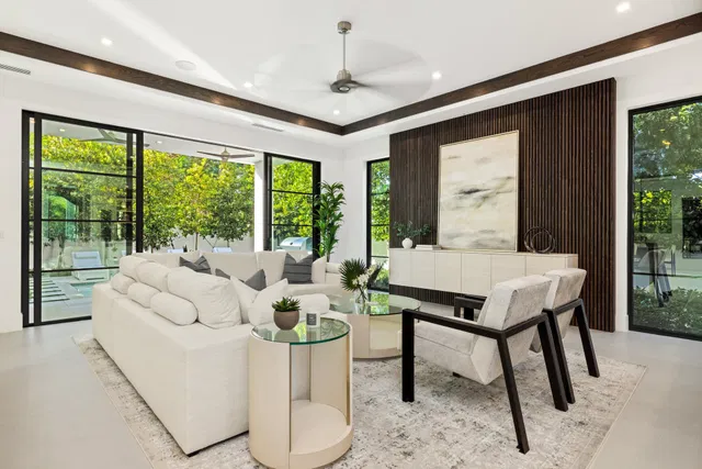 Palm Trail Delray Beach Residence photo 16