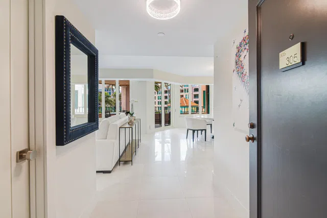 Mizner Court Unit 305 photo 9