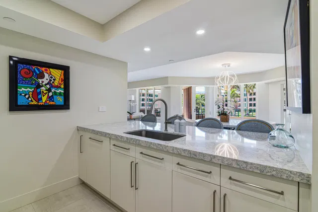 Mizner Court Unit 305 photo 11
